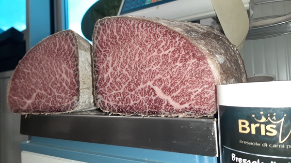 /Una bresaola ottenuta da carne di Wagyu