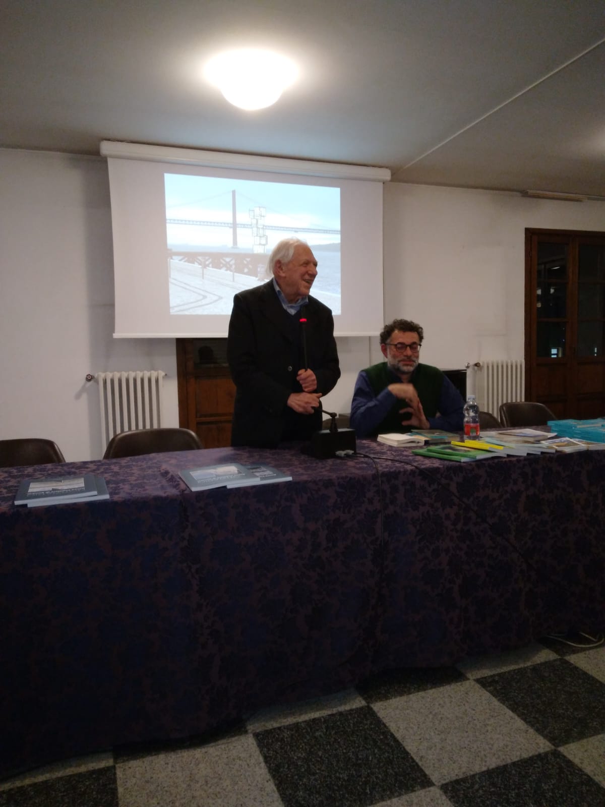 /il Presidente Marino Pozzi presenta Tino Mantarro