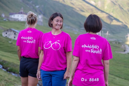 /PedaliAMOconSarah in Rosa: Un'impresa di solidarietà