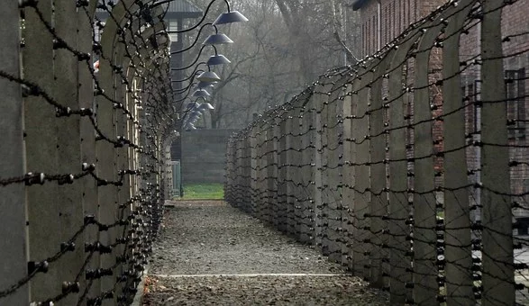 /Auschwitz