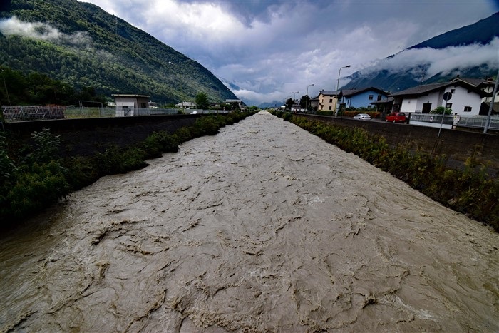 Fiume Adda in piena