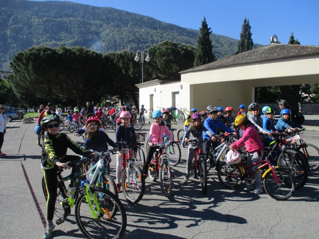/giornata bicicletta scuola primaria Tirano (1)
