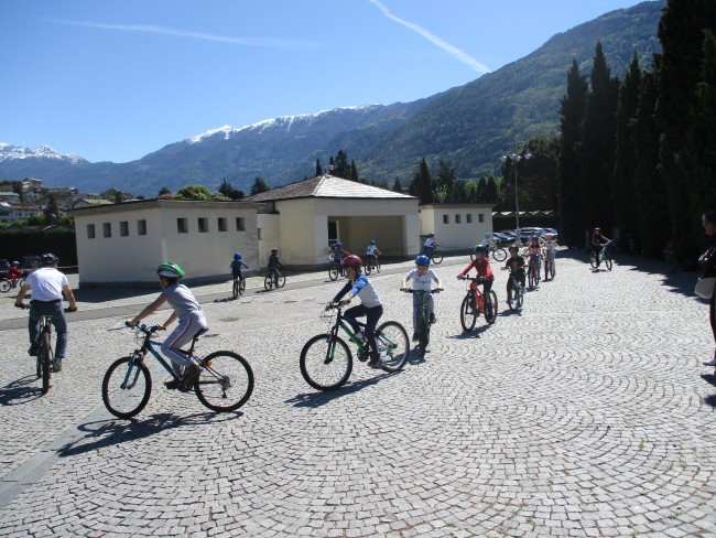 /giornata bicicletta scuola primaria Tirano (9)