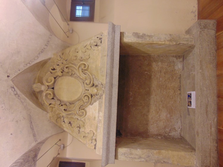 /Il camino nella sala del camino di palazzo Foppoli