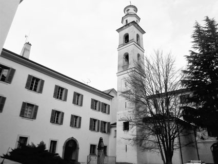 /Il campanile della chiesa di San Nicola da Tolentino