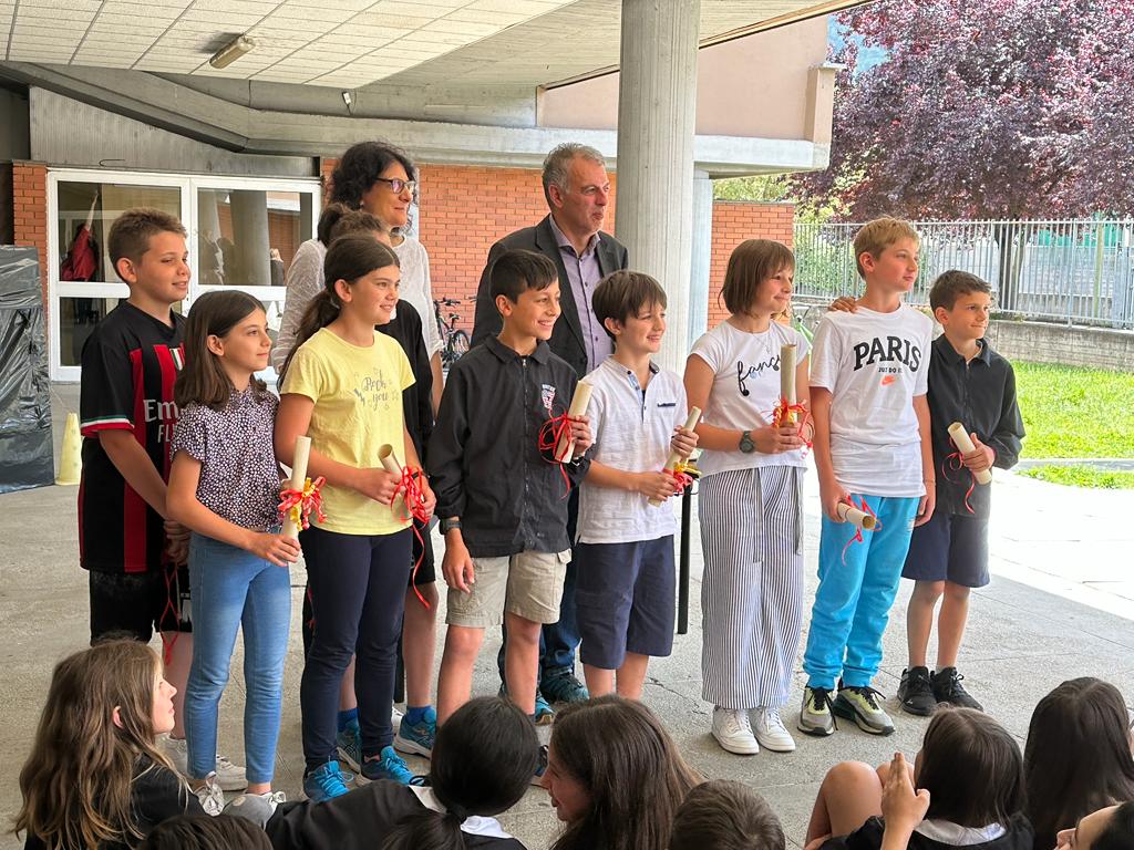 /L’Istituto Comprensivo di Tirano ha premiato gli studenti meritevoli