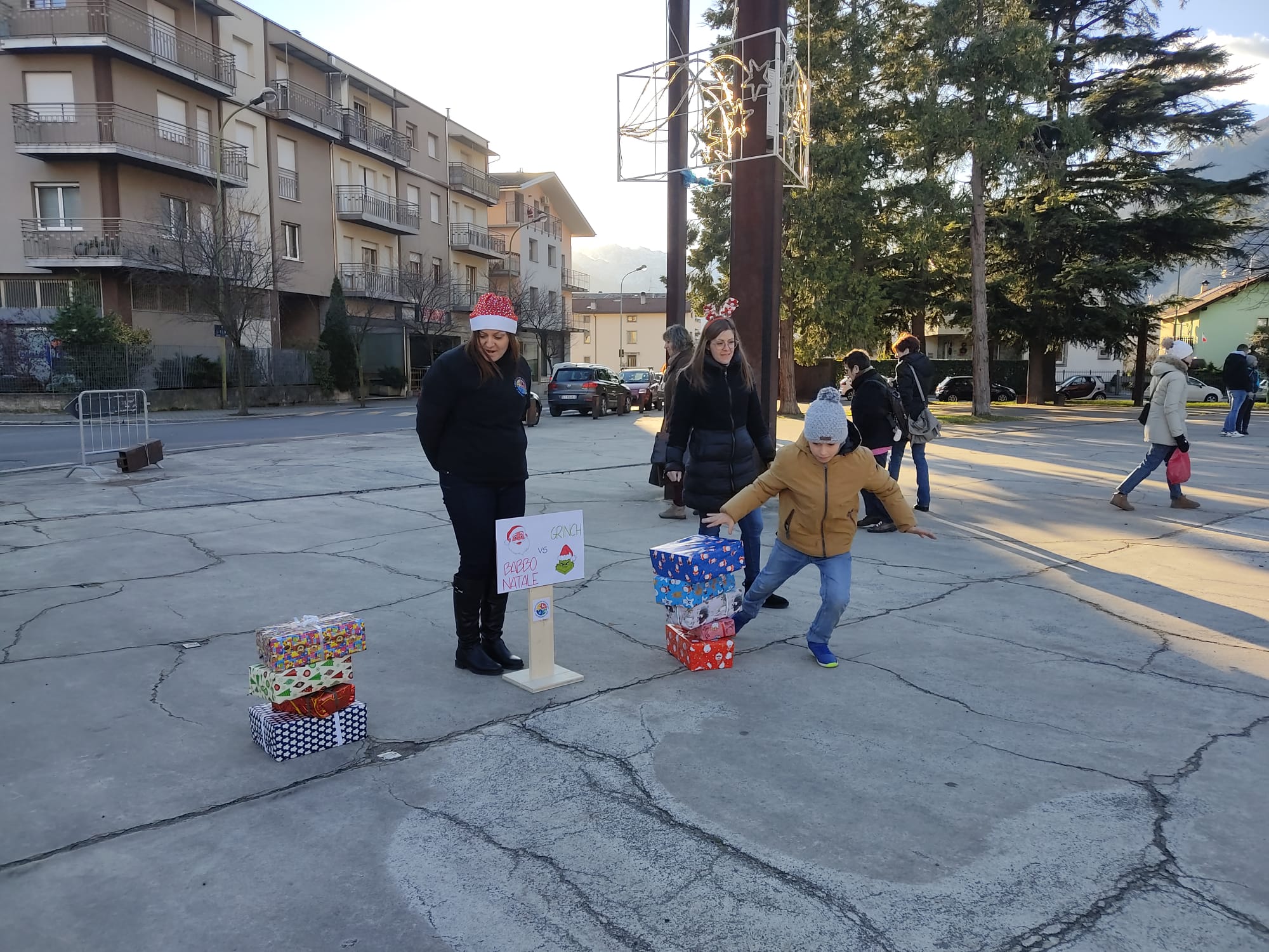 /la Scuola Vido inaugura il Natale con canti e giochi (8)