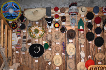 /museo etnografico valfurva- cappelli