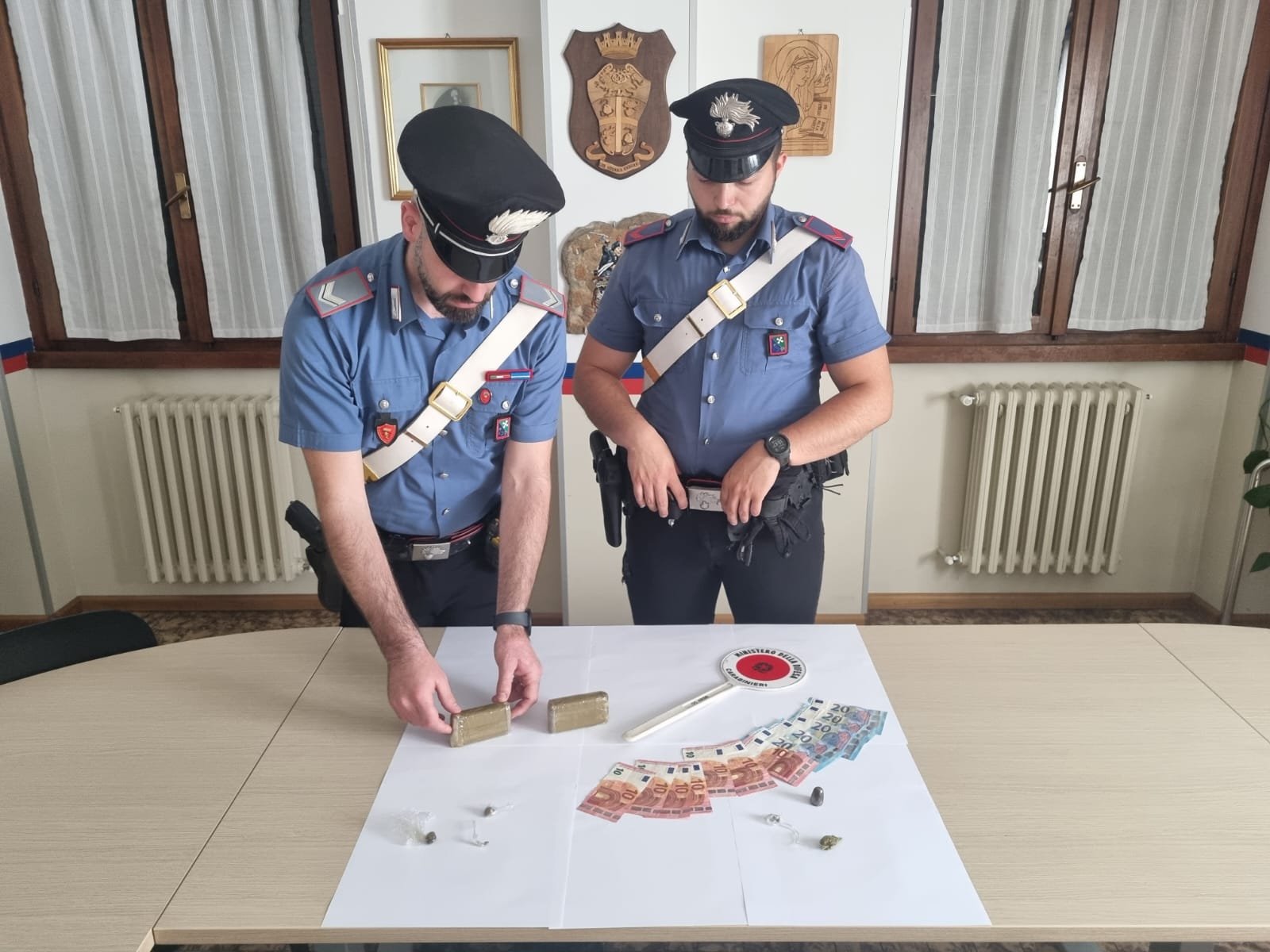 /Arrestato un minore per detenzione ai fini di spaccio di sostanze stupefacenti a Tirano