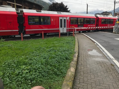 /Il passaggio a Livello del Trenino Rosso in Via S. Giuseppe a Tirano