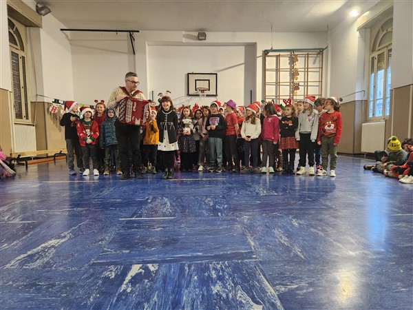 /Un Magico Natale alla scuola primaria Credaro (6)